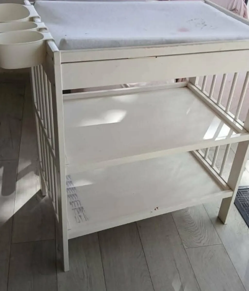 Baby changing table
