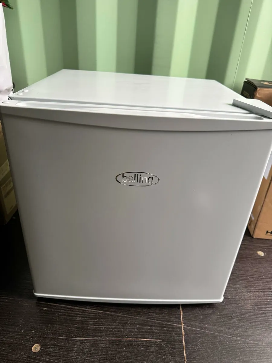 Small 63L fridge - Image 3