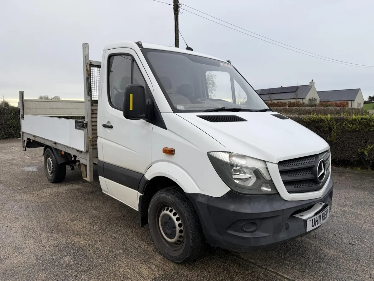 2016 Mercedes-Benz Flatbed Van **Online Auction** - Image 1