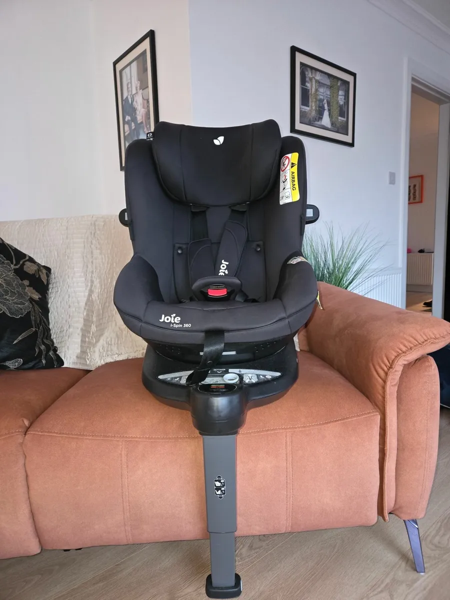 Car seat - Image 1