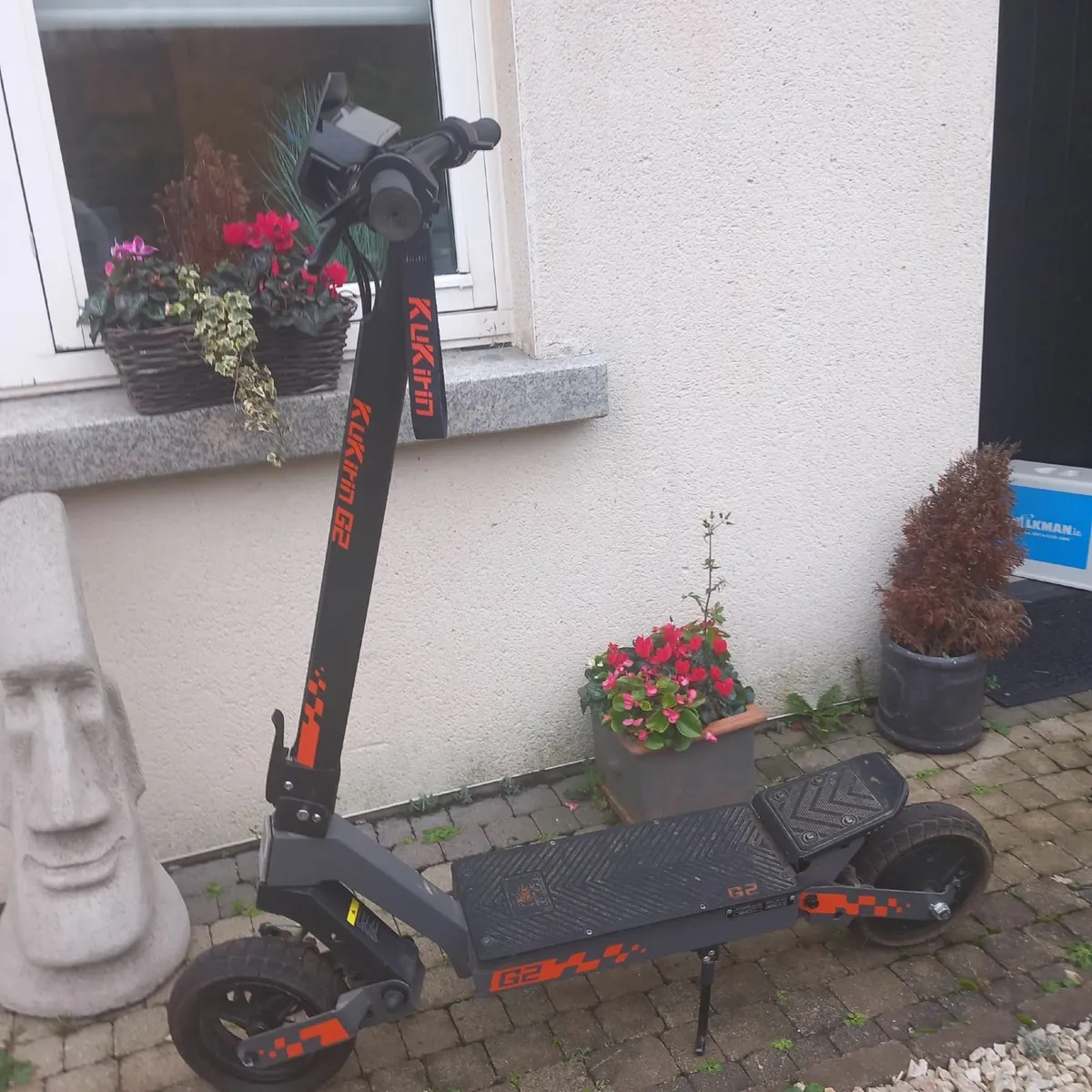 Kugoo KuKirin G2 Electric Scooter (2 Months Old) - Image 2