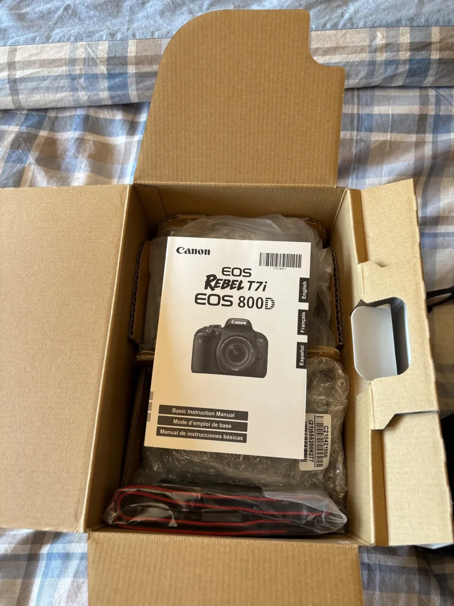 Canon Rebel Camera T7i. Brand New - Image 4