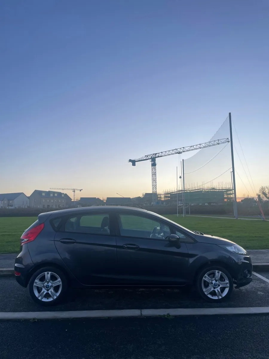 Ford Fiesta 2010 1.2 - Image 2