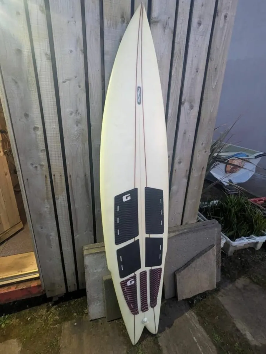 7’3 double stringer surfboard from Surfline - Image 2