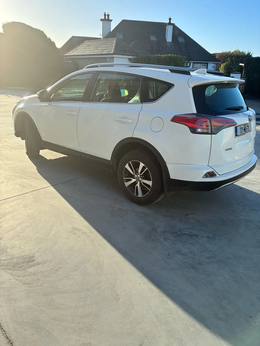 Toyota rav 4 - Image 4