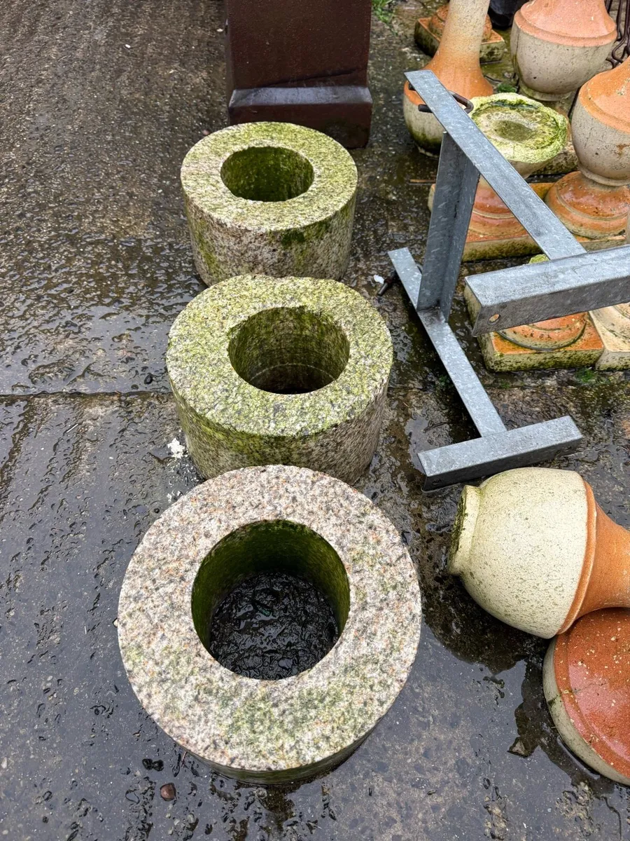 Three small Granite planters - Image 2