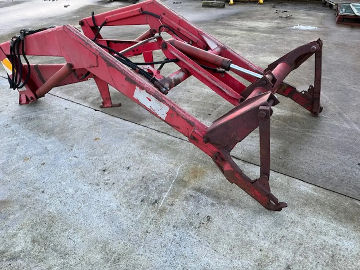 MF 80 Power Loader - Image 1