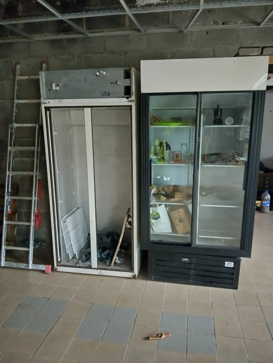 Retro shop fittings. - Image 2