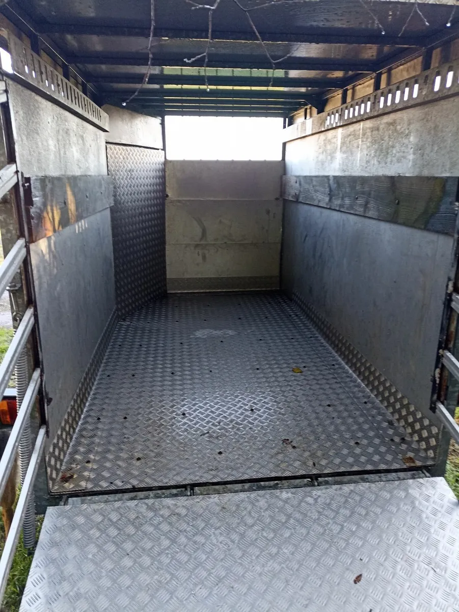 livestock trailer - Image 1