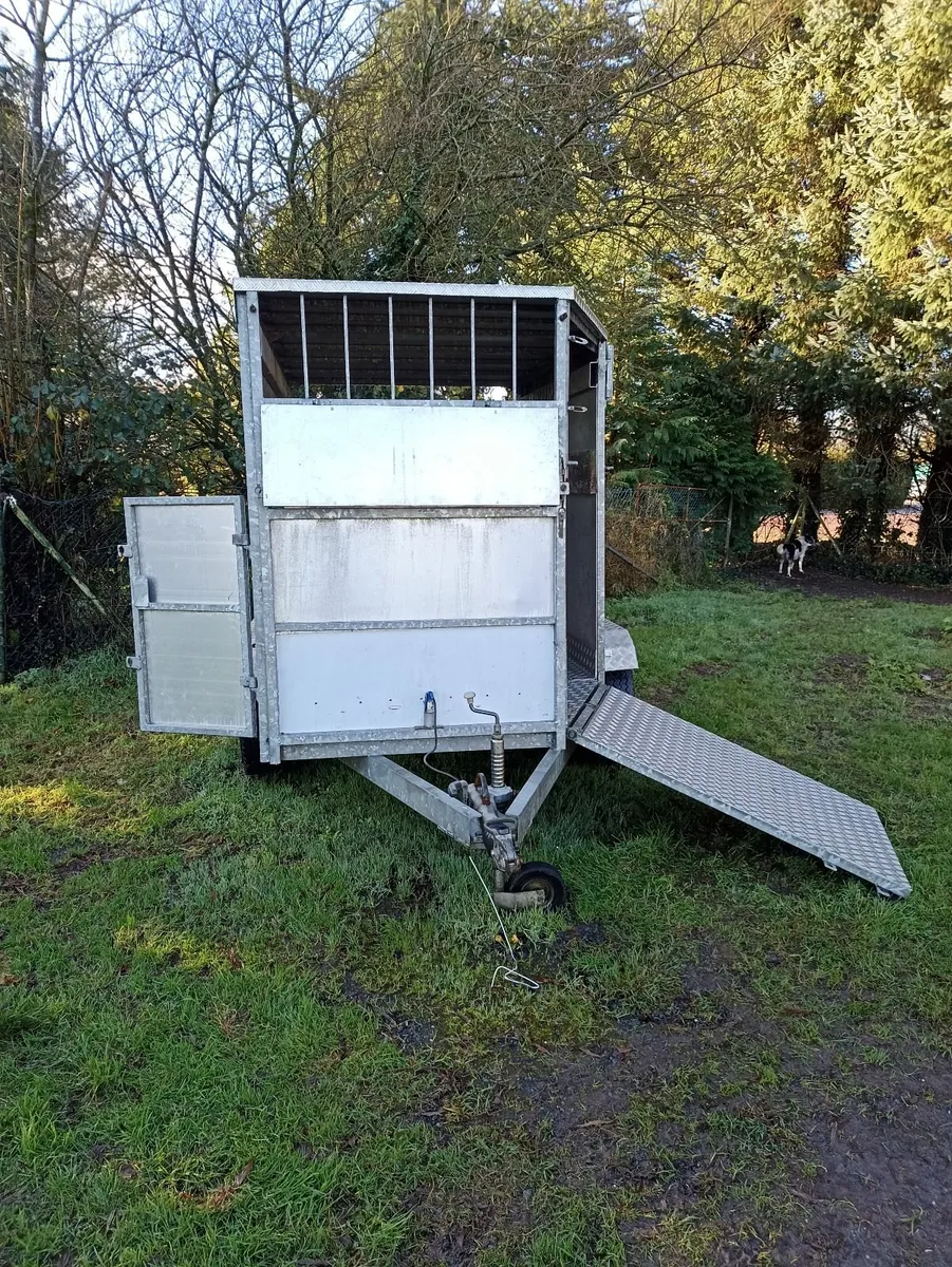 livestock trailer - Image 2