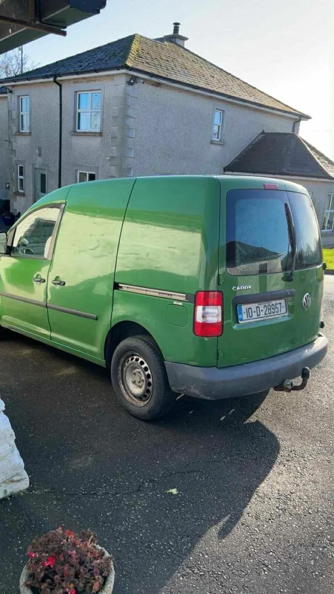Volkswagen Caddy 2010 - Image 2