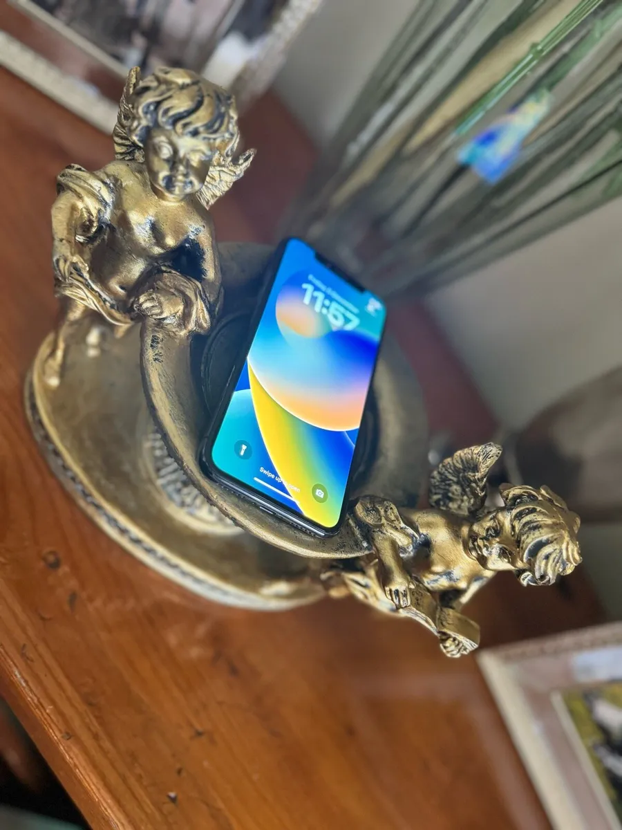 IPHONE X MINT CONDITION UNLOCKED - Image 1