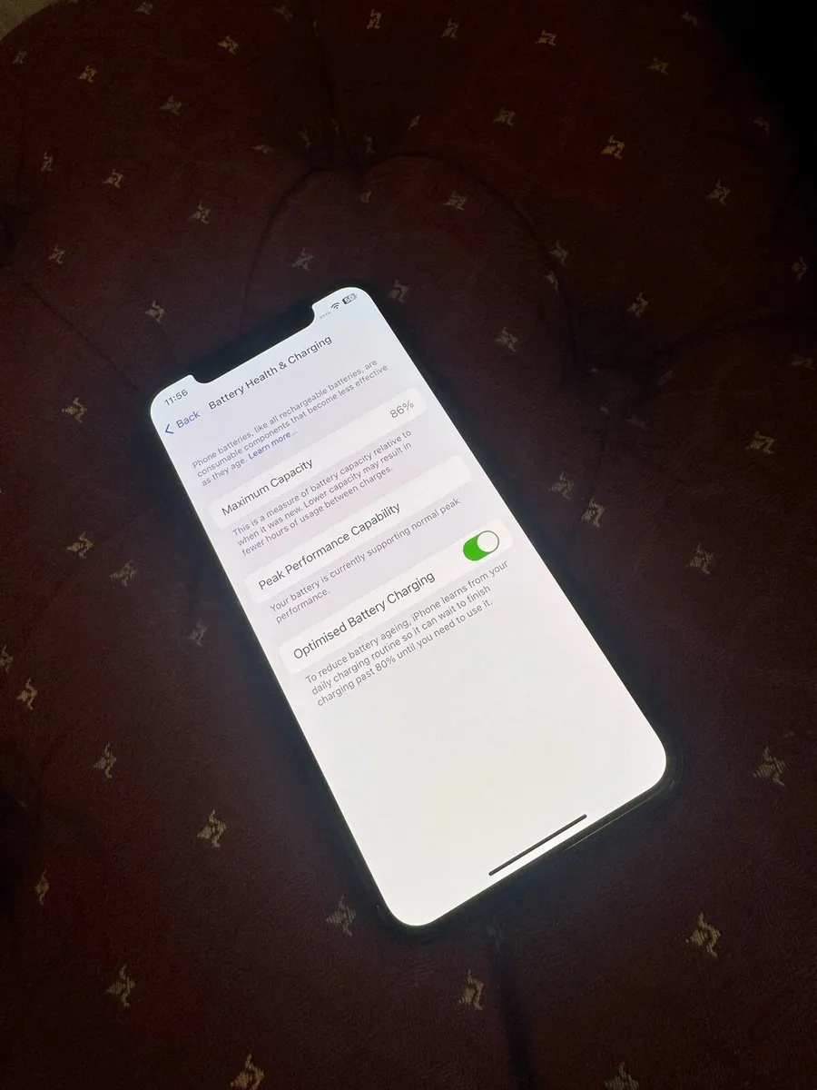 IPHONE X MINT CONDITION UNLOCKED - Image 3