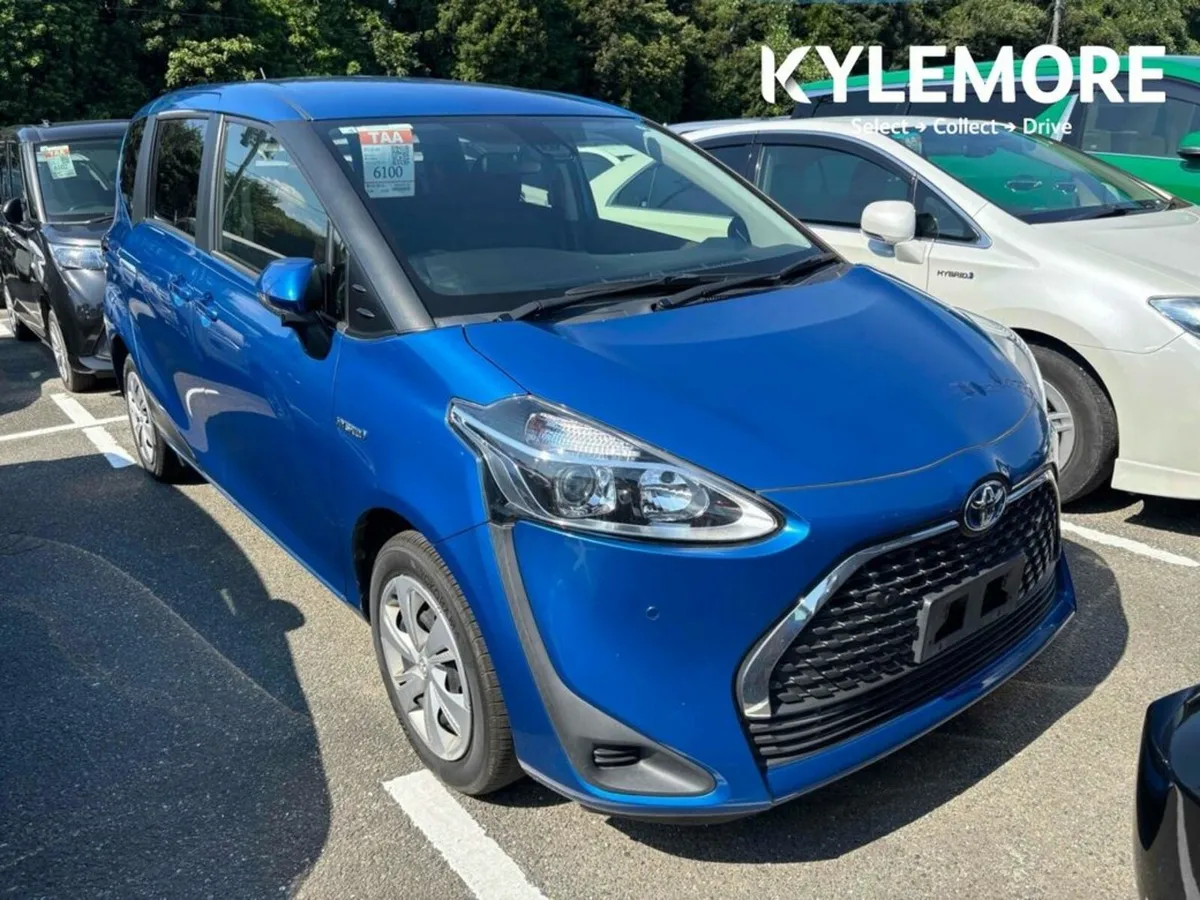 Toyota Sienta HYBRID - 7 SEATER - POWER DOORS - Image 1