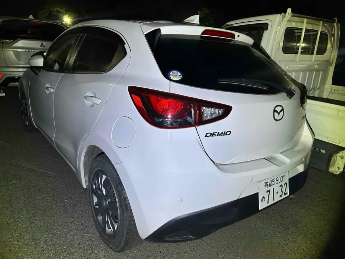 Mazda Demio 1.3 AUTOMATIC - Image 2