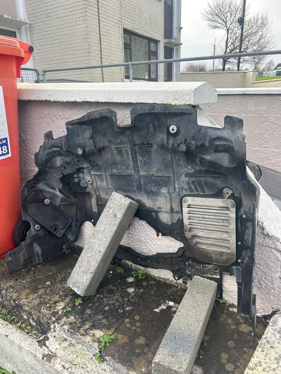 Subaru legacy splash guard