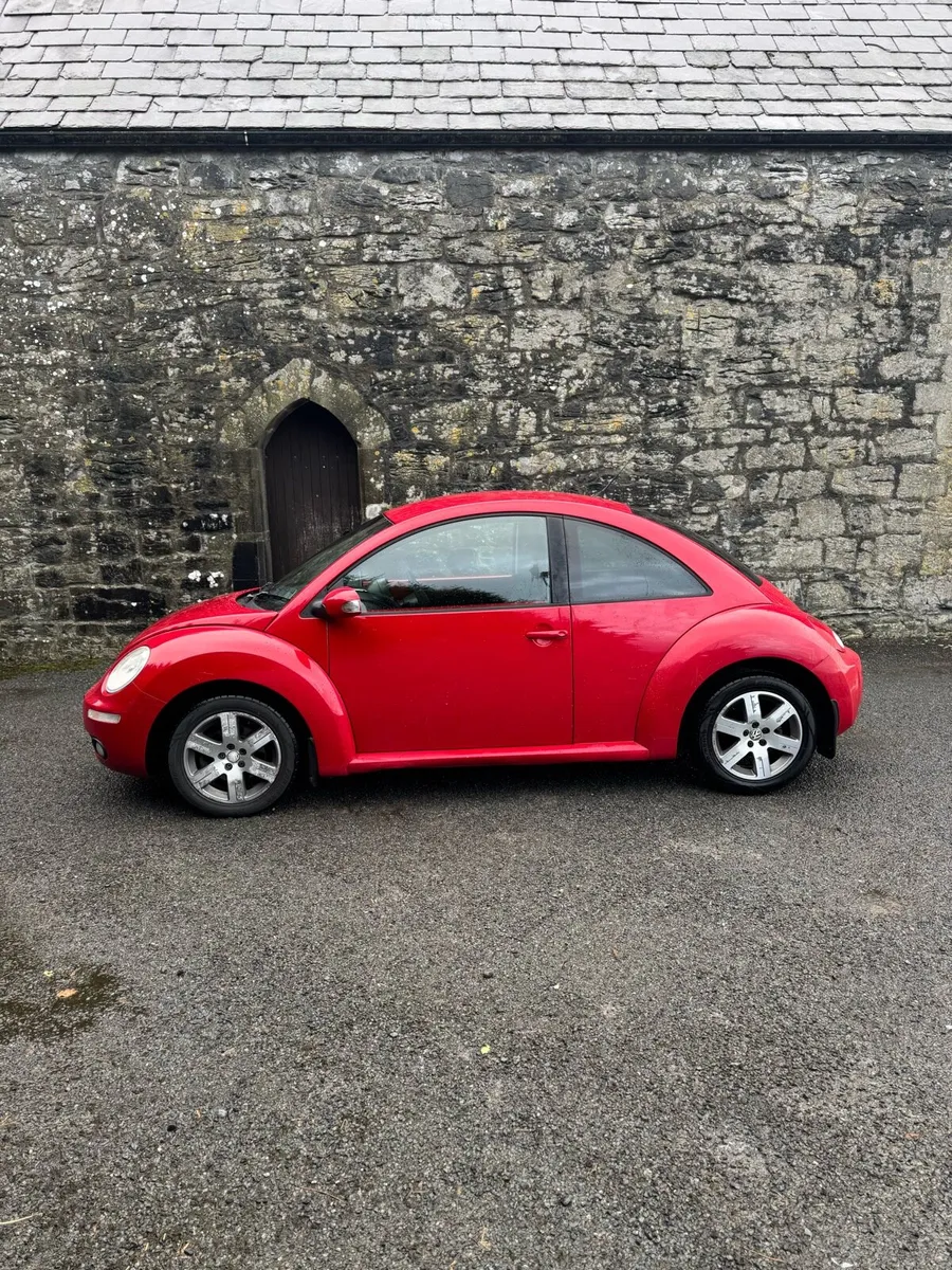2009 Volkswagen Beetle 1.6 petrol - Image 2