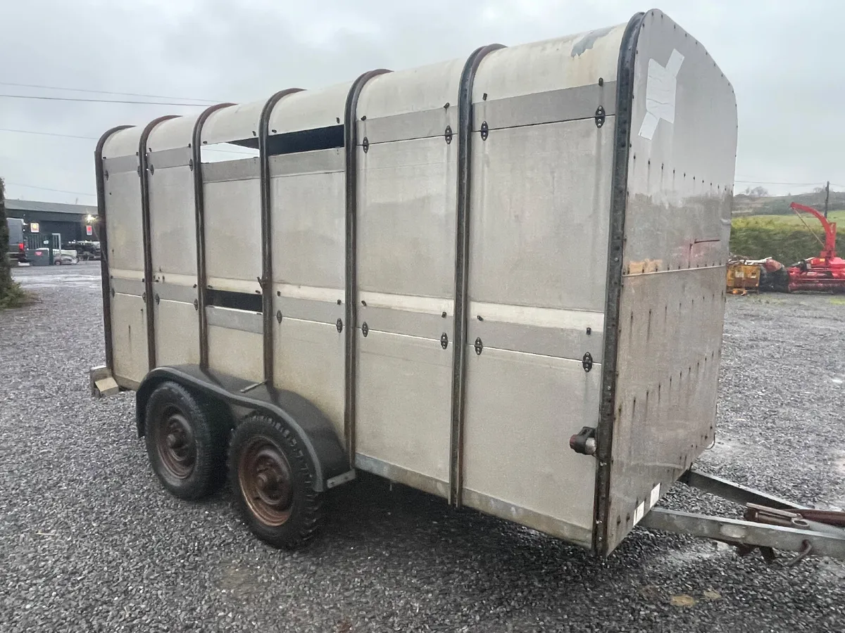 Ifor Williams 12 x 5 cattle trailer - Image 1