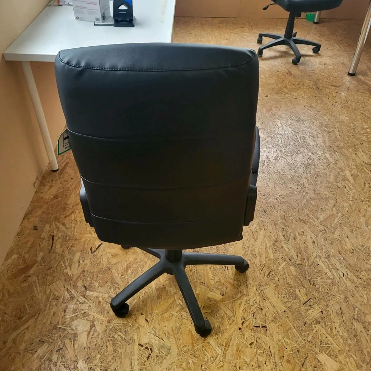 Office chairs - Image 2