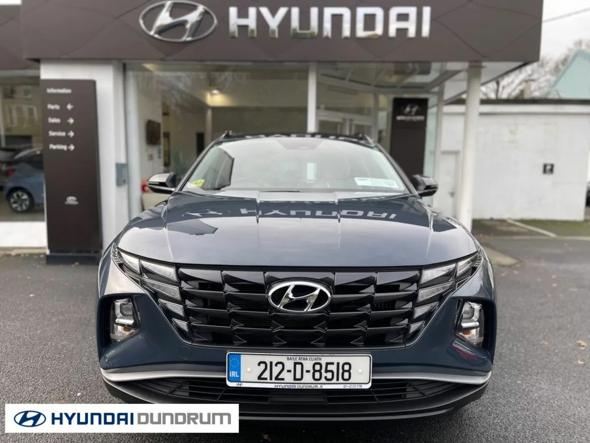 Hyundai Tucson Executive HYBRID 2tone 5DR Auto - Image 2