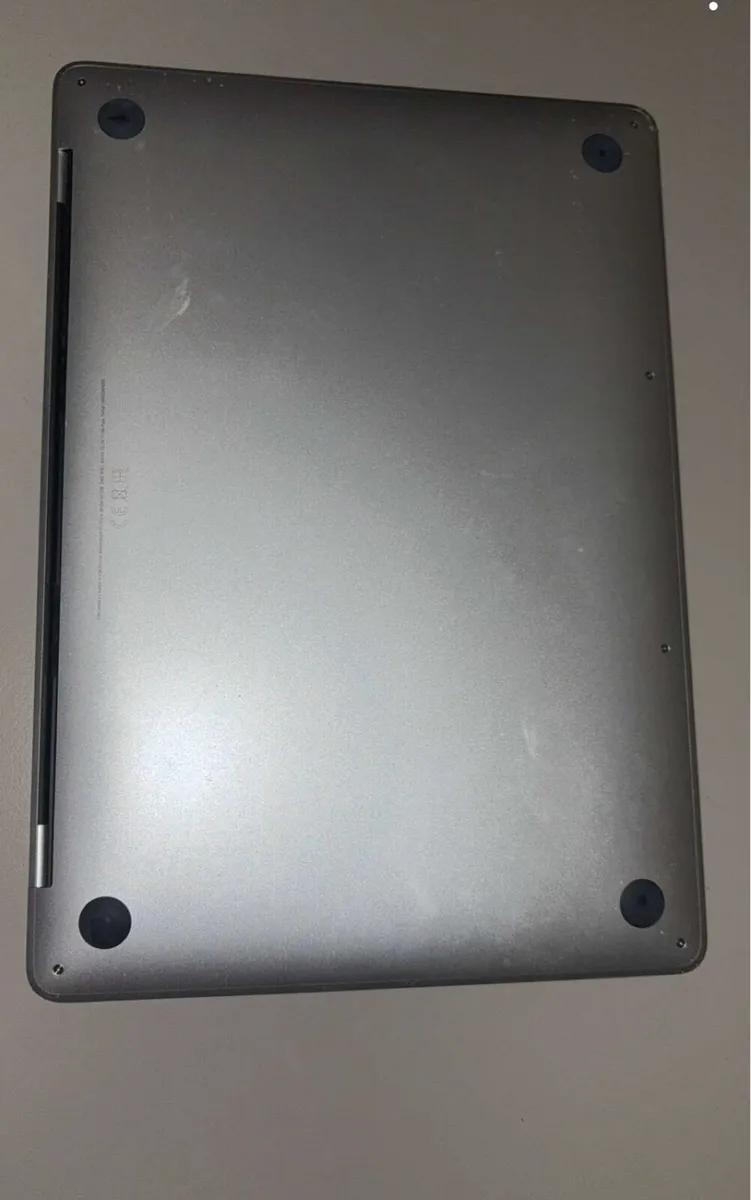 MacBook Pro M2 - Image 4