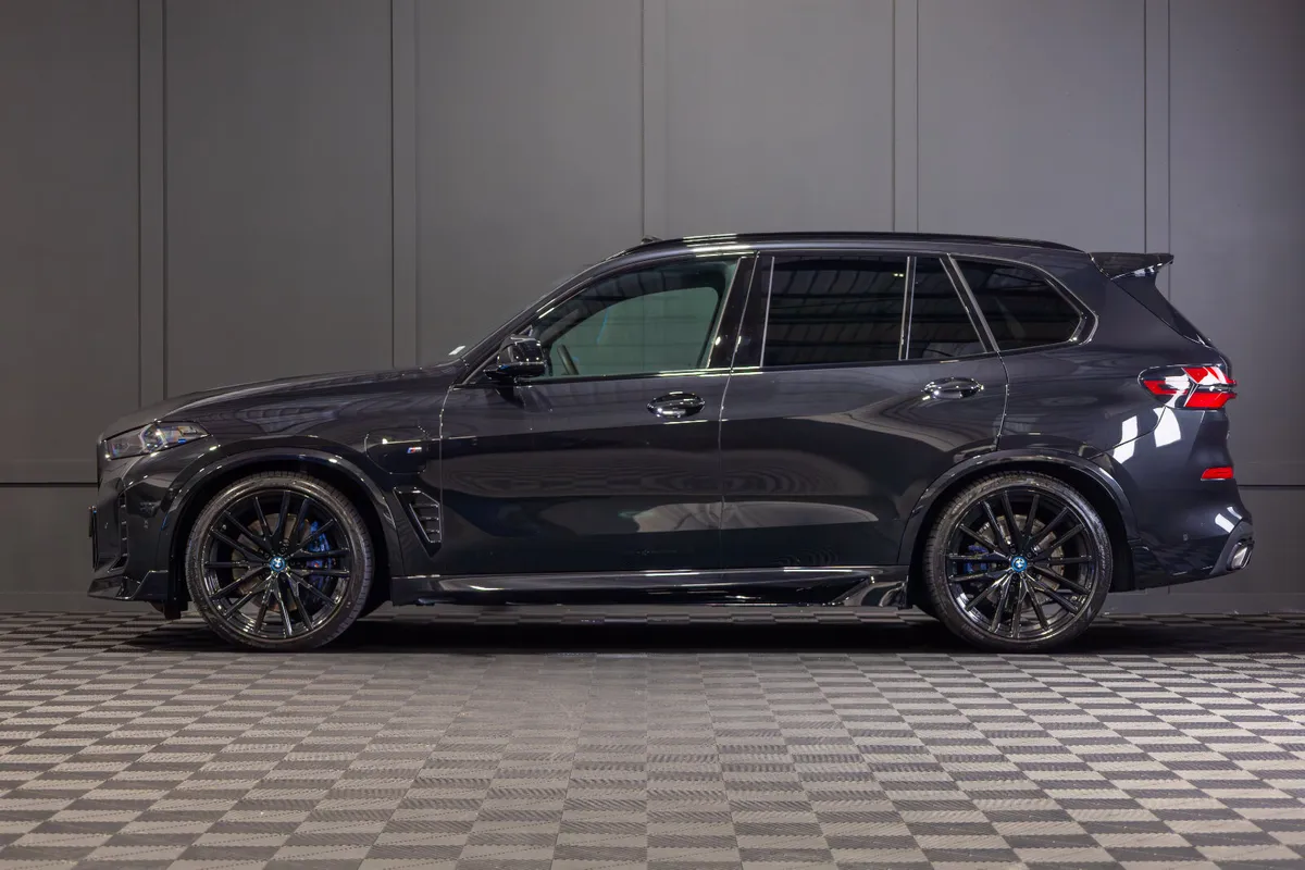 2025 BMW X5 X-Drive 50e M-Sport - Image 3