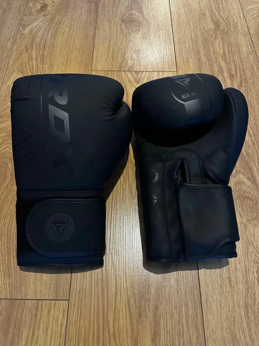 Boxing Gloves - Image 4