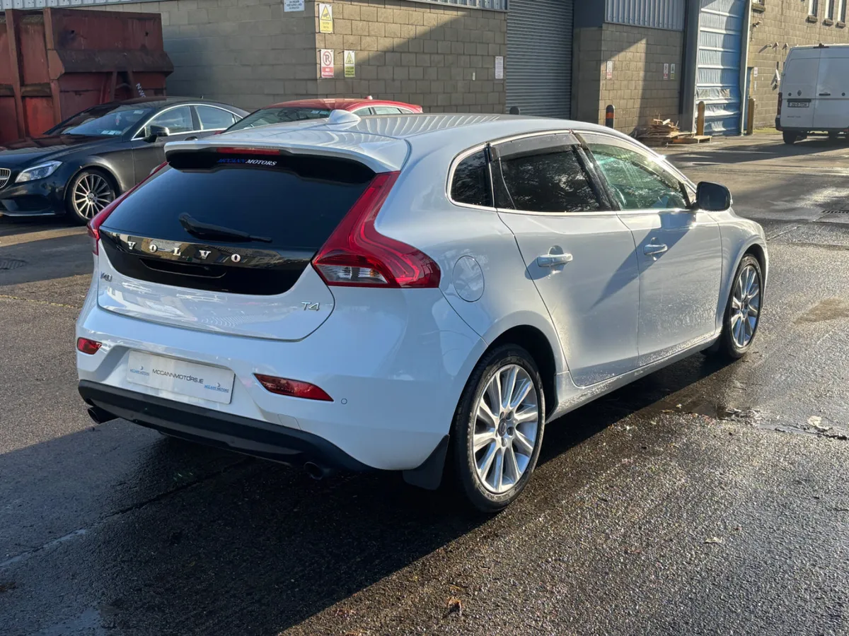 2014 VOLVO V40 1.6T4 SE AUTO FULLY LOADED WITHSPEC - Image 4
