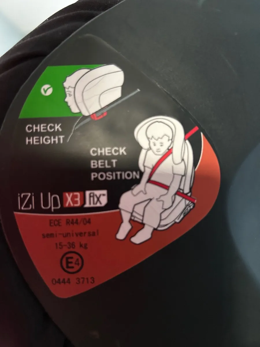 Child Car seat - Image 2
