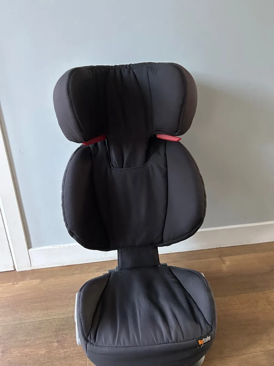 Child Car seat - Image 1