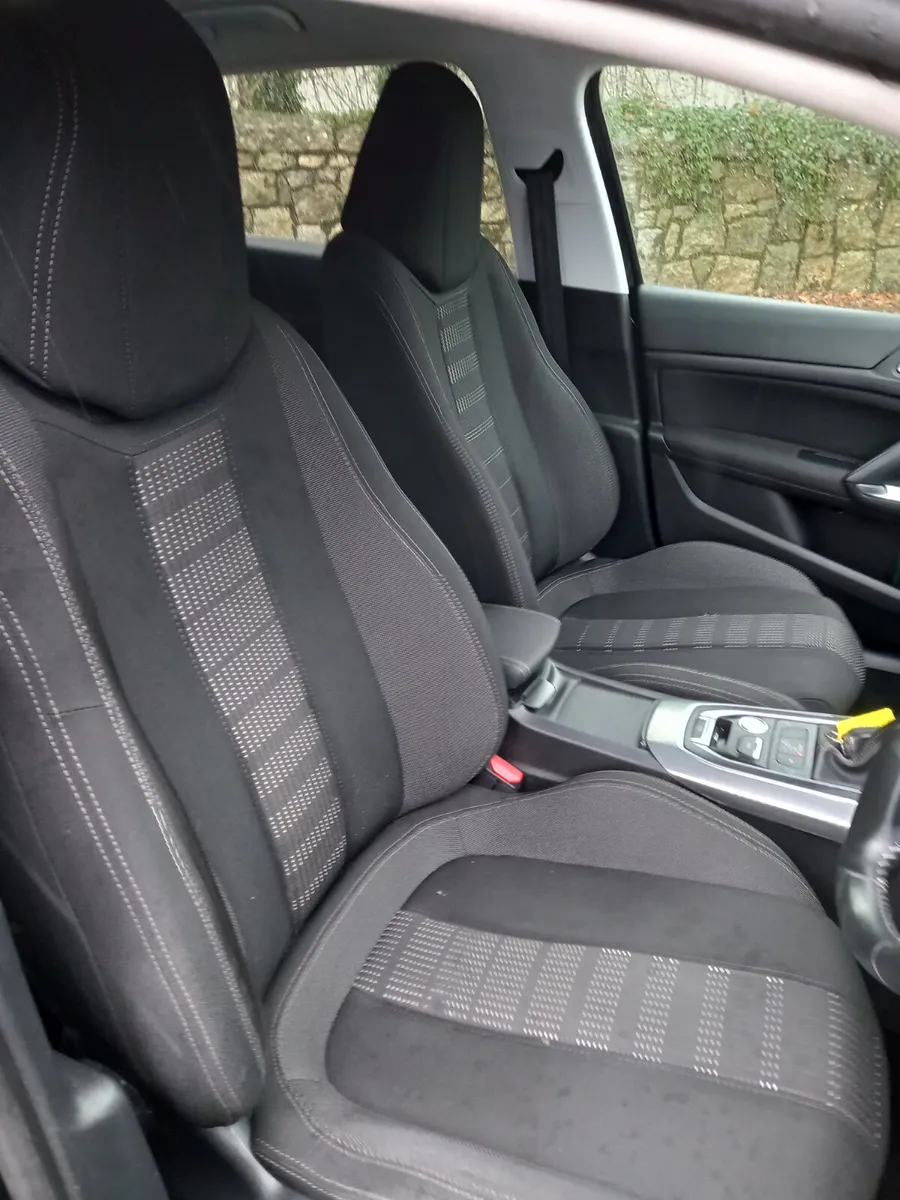 2015 Peugeot 308 1.2 Petrol AUTOMATIC - Image 4