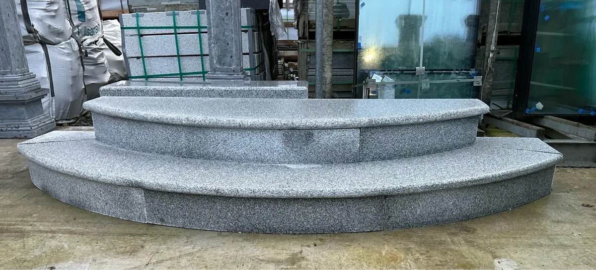 Granite Curved Step - Image 1