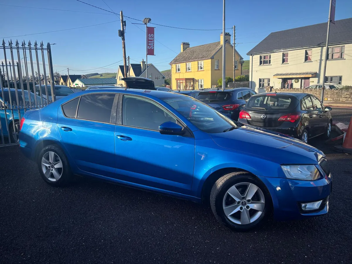 Skoda Octavia 2017  AUTOMATIC  DIESEL - Image 2