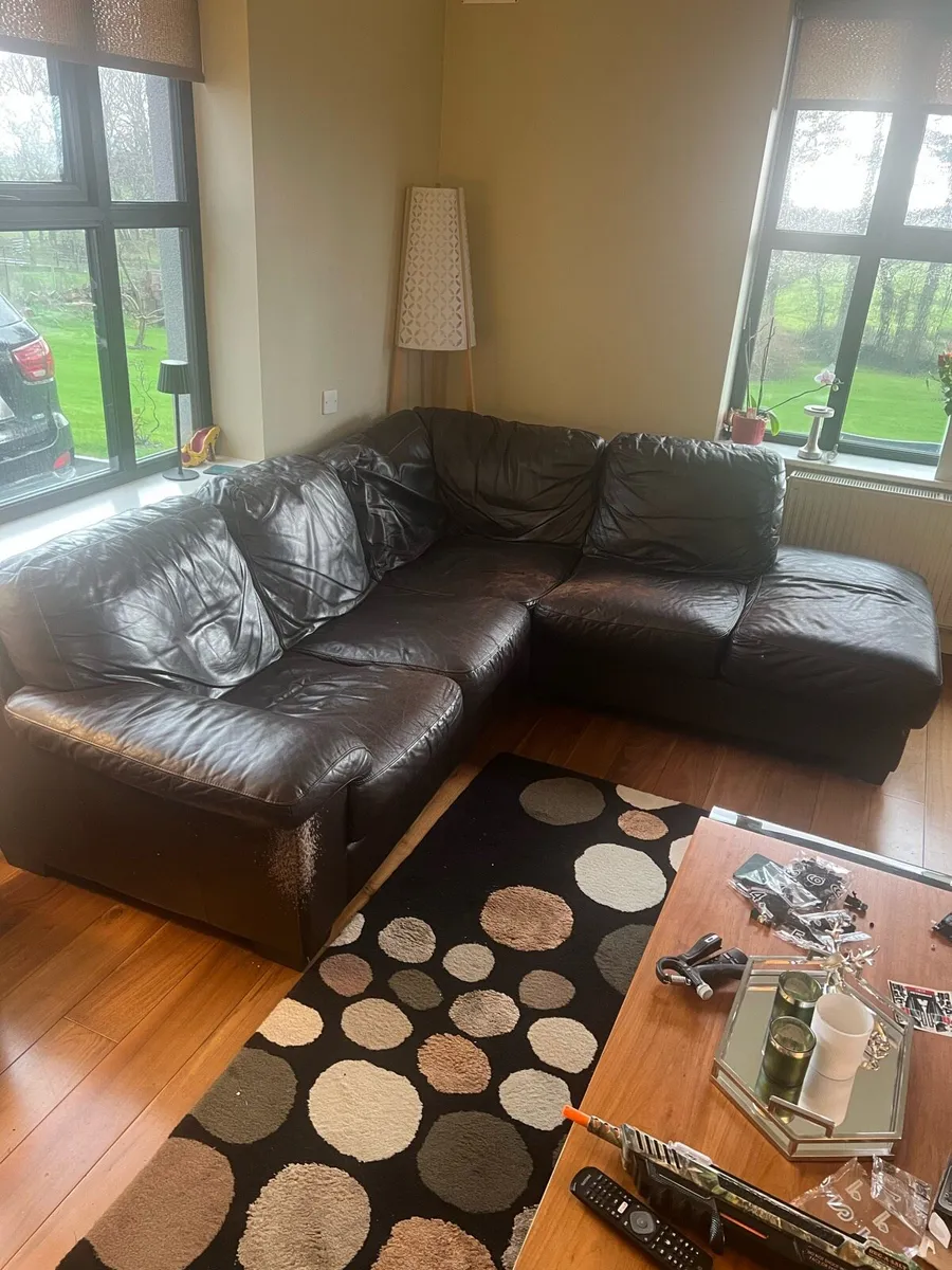 Suit of furniture - Image 1