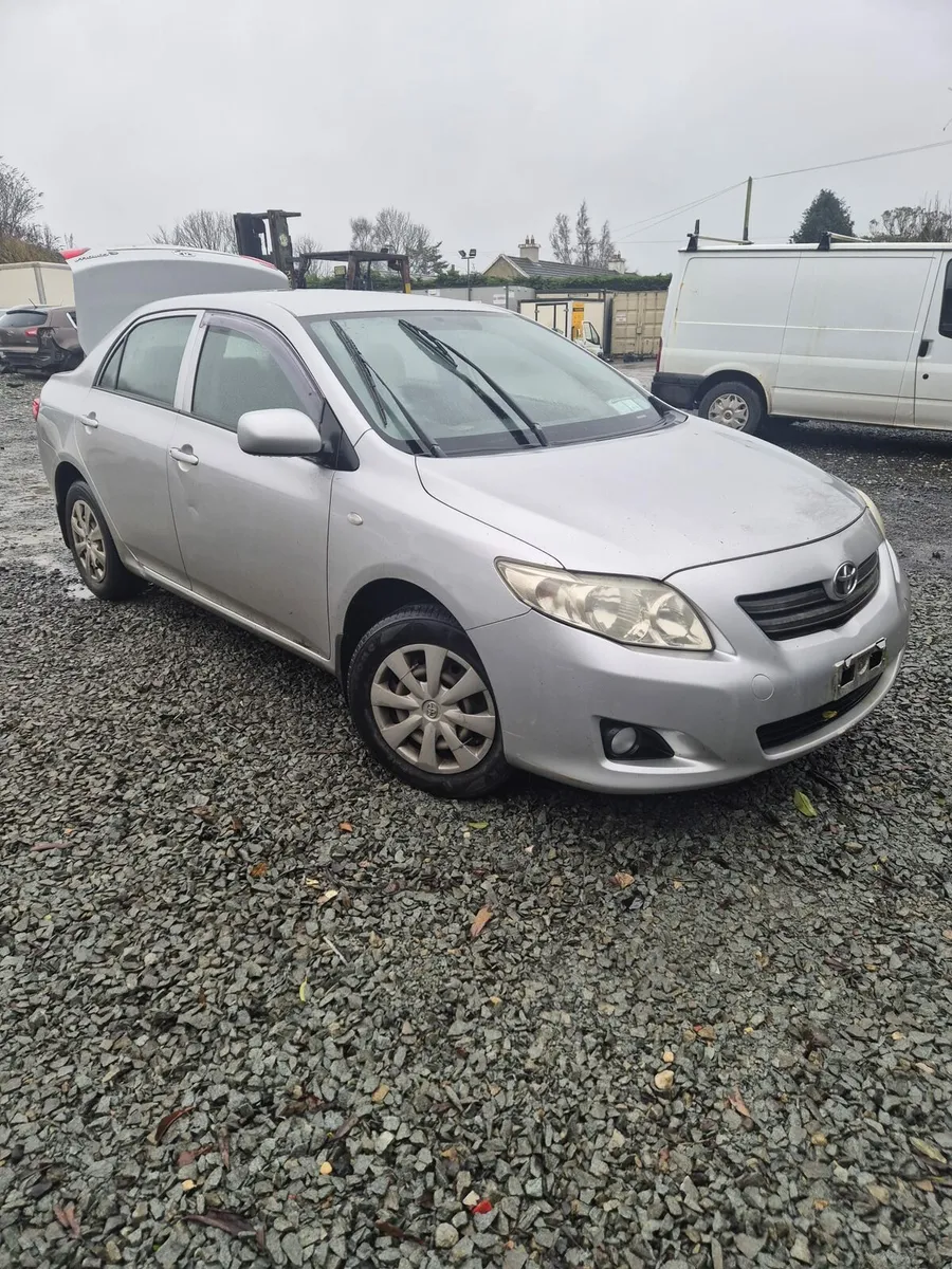 Toyota Corolla - Breaking only - Image 1