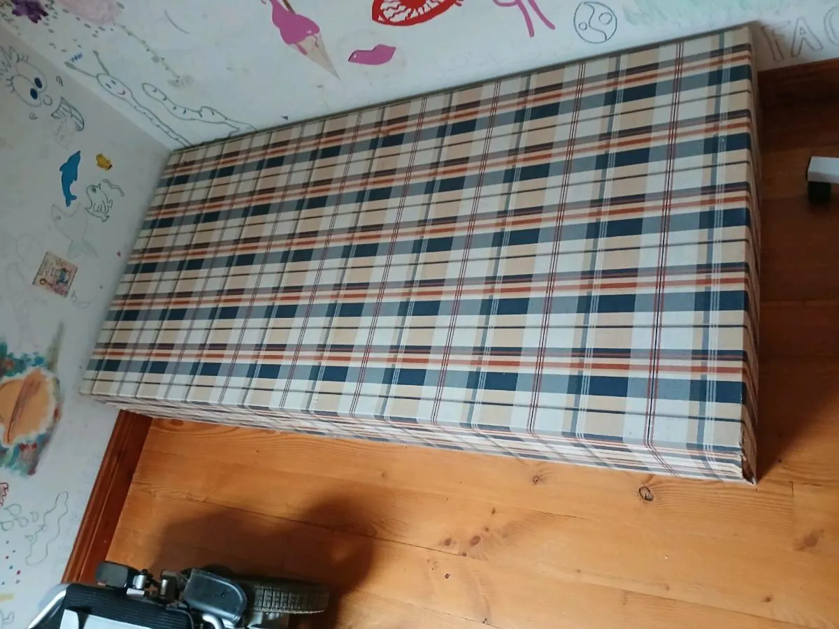 Single divan bed - Image 1