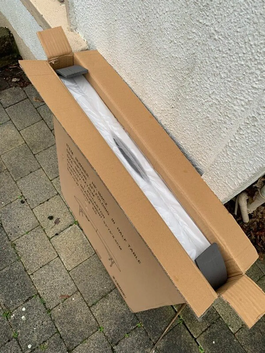 6ft folding table - Image 3