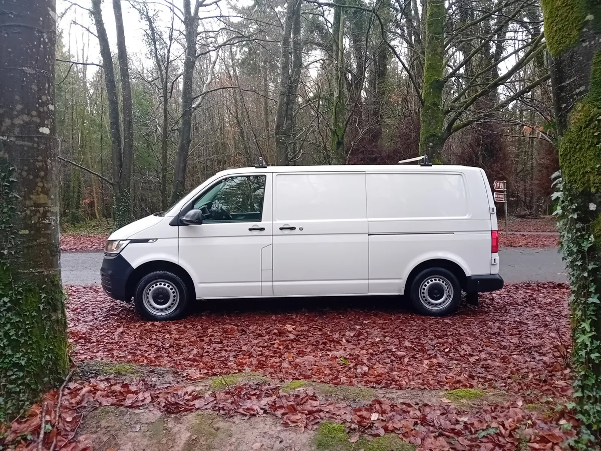 201 VW TRANSPORTER  2.0 TDI LWB 1 OWNER - Image 4