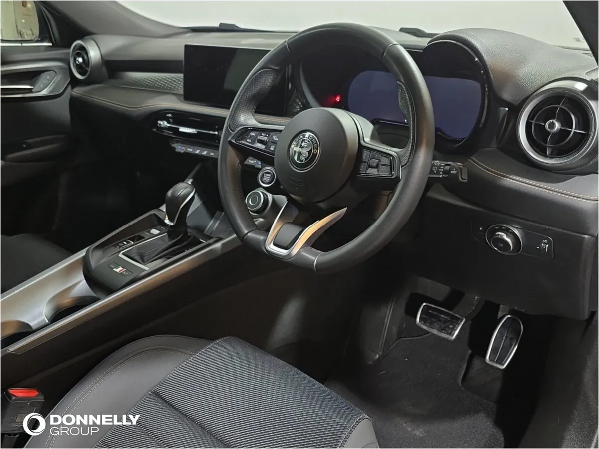 Alfa Romeo Tonale Hatchback Ti - Image 4