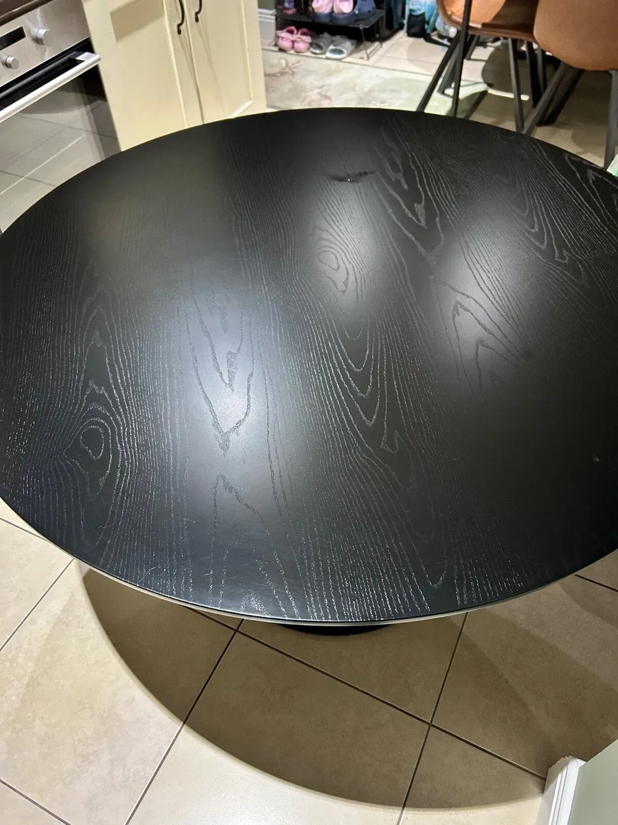 Dining table - Image 2