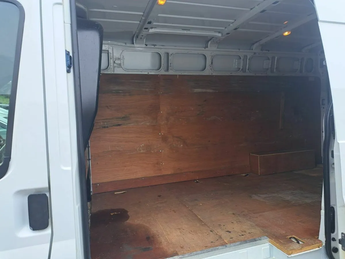 2013 Ford Transit - Image 4
