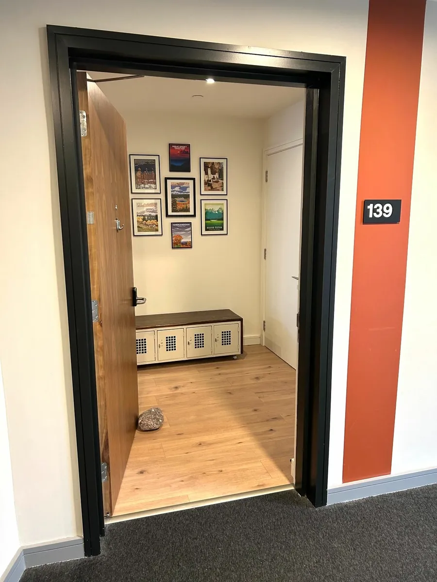 3 Bed, 2 Bath Rental Apartment - Image 1