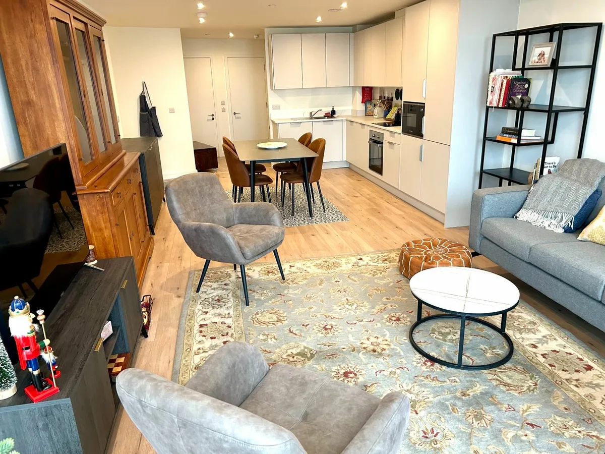 3 Bed, 2 Bath Rental Apartment - Image 3