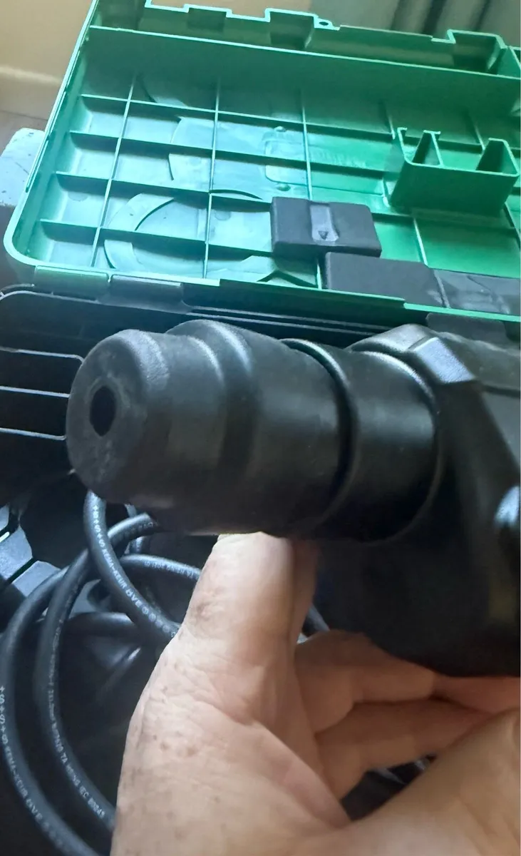 Hikoki DH 26PX2 26mm SDS Hammer Drill - Image 2