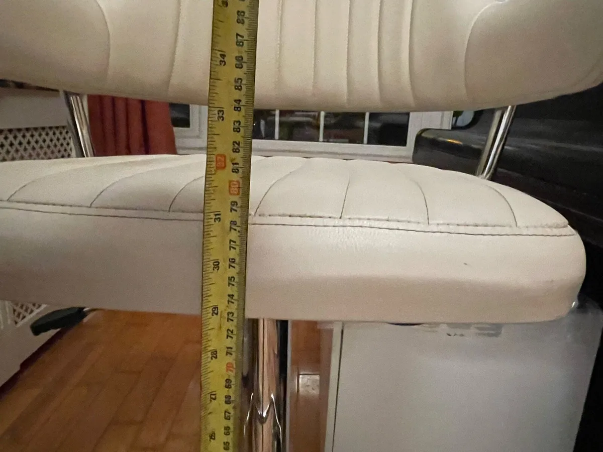 White barstool - Image 3