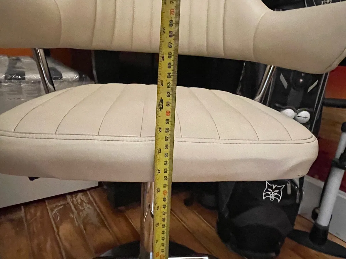 White barstool - Image 4