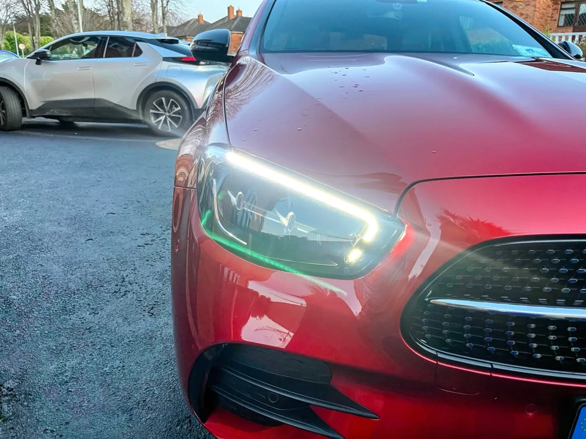 Mercedes-Benz E-Class 2022 - Image 2