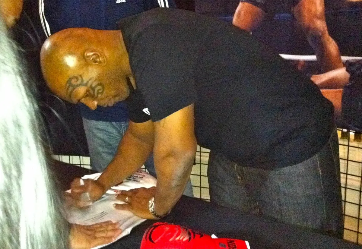 Signed Mike Tyson Boxing Robe, certificate of auth - Image 1