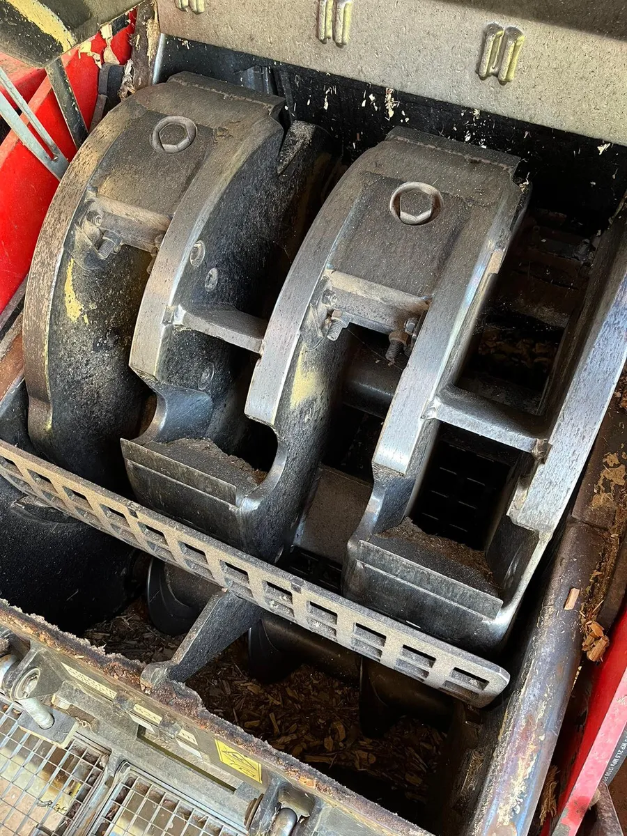 Mus-Max T7L Woodchipper - Image 3