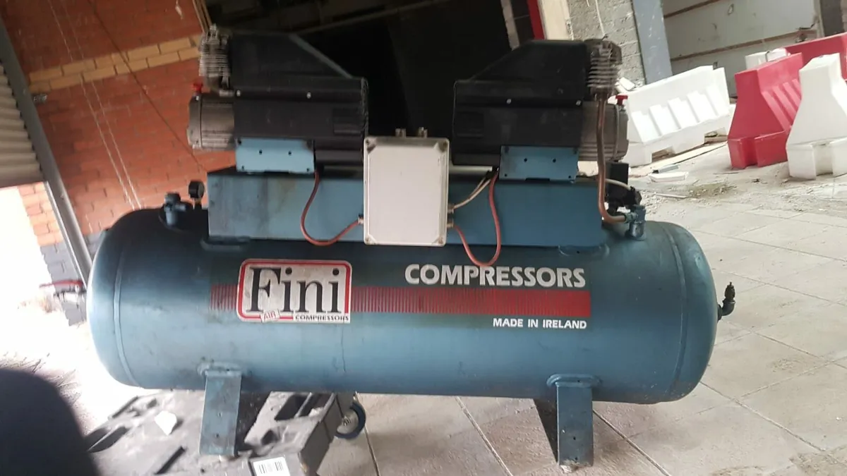 Twin motor fini air compressor 3 phase - Image 1